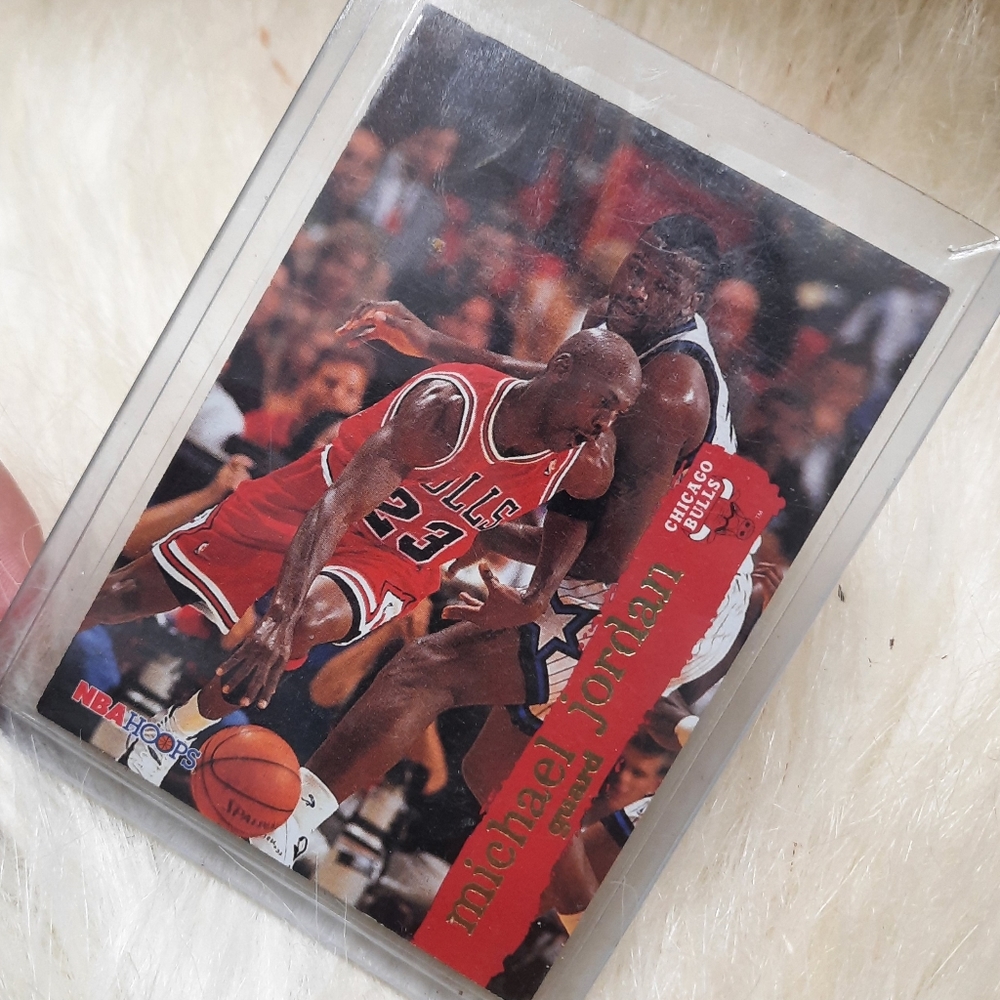 ~{Vintage}~ 1995-96 Michael Jordan basketball card.